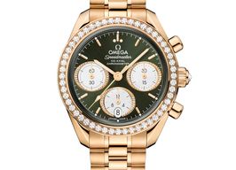 Omega Speedmaster Date 324.55.38.50.60.001 (2025) - Green dial 38 mm Yellow Gold case