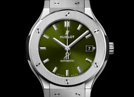 Hublot Classic Fusion 45, 42, 38, 33 mm 565.NX.8970.RX (2022) - Groen wijzerplaat 38mm Titanium