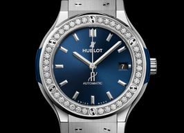 Hublot Classic Fusion Blue 565.NX.7170.RX.1204 (2022) - Blauw wijzerplaat 38mm Titanium