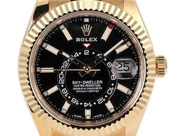 Rolex Sky-Dweller 326238 (2021) - Black dial 42 mm Yellow Gold case