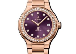 Hublot Classic Fusion 45, 42, 38, 33 mm 568.OX.898V.OX.1204 (2022) - Purple dial 38 mm Rose Gold case