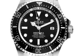 Rolex Sea-Dweller Deepsea 136660 (2025) - Zwart wijzerplaat 44mm Staal