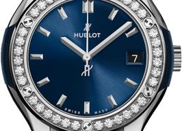 Hublot Classic Fusion Blue 581.NX.7170.LR.1104 (2022) - Blue dial 33 mm Titanium case