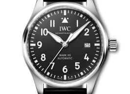 IWC Pilot Mark IW328201 (2023) - Zwart wijzerplaat 40mm Staal