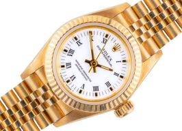 Rolex Oyster Perpetual 26 67198 (1993) - White dial 26 mm Yellow Gold case