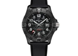 Breitling Avenger S17328101B1X1 (2026) - Zwart wijzerplaat 42mm Titanium