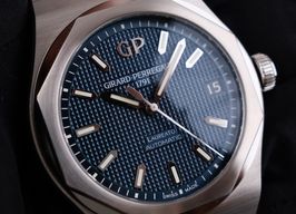 Girard-Perregaux Laureato 81010-11-431-11A (2021) - Blue dial 43 mm Steel case
