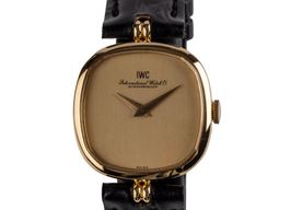 IWC Vintage 2082 (1973) - Black dial 24 mm Yellow Gold case