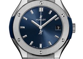 Hublot Classic Fusion Blue 581.NX.7170.RX (2025) - Blue dial 33 mm Titanium case