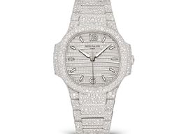 Patek Philippe Nautilus 7118/1450G-001 (2025) - 35mm Witgoud