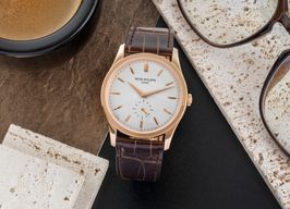 Patek Philippe Calatrava 5196R-001 (Unknown (random serial)) - Silver dial 37 mm Rose Gold case