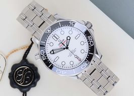 Omega Seamaster Diver 300 M 210.30.42.20.04.001 (2024) - Wit wijzerplaat 42mm Staal