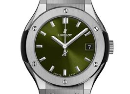Hublot Classic Fusion Quartz 581.NX.8970.RX (2023) - Green dial 33 mm Titanium case