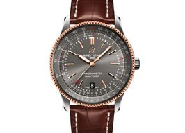 Breitling Navitimer U17326121M1P2 (2023) - Grijs wijzerplaat 41mm Goud/Staal