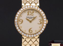 Patek Philippe Calatrava 4820 -