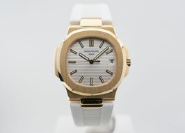 Patek Philippe Nautilus 5711J (2008) - White dial 40 mm Yellow Gold case