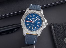 Breitling Avenger A32395 (Onbekend (willekeurig serienummer)) - Blauw wijzerplaat 45mm Staal