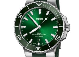 Oris Aquis Date 01 733 7787 4157-07 4 22 37FC -