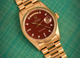 Rolex Day-Date 36 18038 (1979) - Red dial 36 mm Yellow Gold case