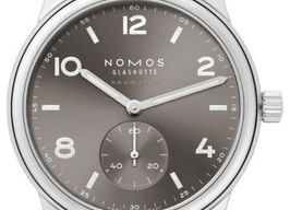 NOMOS Club Neomatik 764 (2026) - Grijs wijzerplaat 40mm Staal