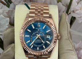 Rolex Sky-Dweller 336935 (2025) - Blue dial 42 mm Rose Gold case