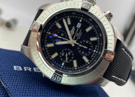 Breitling Avenger A13375101B1X2 (2023) - Zwart wijzerplaat 48mm Staal