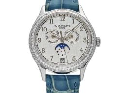 Patek Philippe Annual Calendar 4947G-010 (2025) - Silver dial 38 mm White Gold case