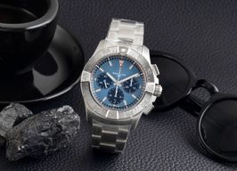 Breitling Avenger AB0147101C1A1 (Onbekend (willekeurig serienummer)) - Blauw wijzerplaat 44mm Staal