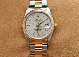 Rolex Oyster Perpetual Date 15233 (1993) - Silver dial 34 mm Gold/Steel case