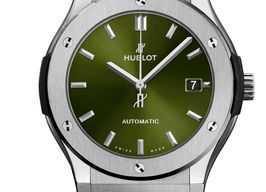 Hublot Classic Fusion 511.NX.8970.RX (2024) - Groen wijzerplaat 45mm Titanium