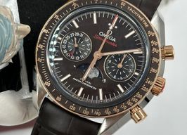 Omega Speedmaster Professional Moonwatch Moonphase 304.23.44.52.13.001 (2023) - Brown dial 44 mm Gold/Steel case