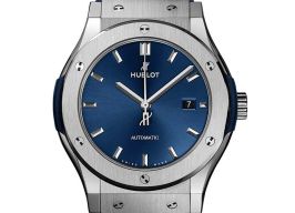 Hublot Classic Fusion Blue 542.NX.7170.RX (2024) - Blauw wijzerplaat 42mm Titanium