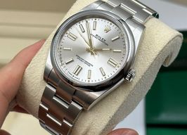 Rolex Oyster Perpetual 41 124300 -