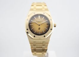 Audemars Piguet Royal Oak Jumbo 16202BA.OO.1240BA.02 (2024) - Goud wijzerplaat 39mm Geelgoud