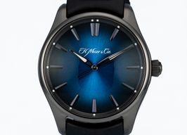 H. Moser & Cie. Pioneer 3200-1205 -