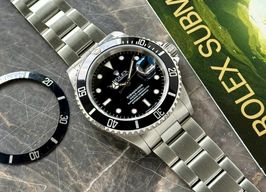 Rolex Submariner Date 16610 (1995) - Zwart wijzerplaat 40mm Staal