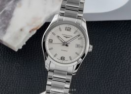 Longines Conquest Classic L2.785.4.76.6 (2020) - Zilver wijzerplaat 40mm Staal