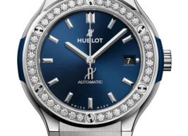 Hublot Classic Fusion Blue 565.NX.7170.RX.1204 (2026) - Blauw wijzerplaat 38mm Titanium