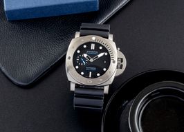 Panerai Luminor Submersible 1950 3 Days Automatic PAM01305 (Unknown (random serial)) - Black dial 47 mm Titanium case