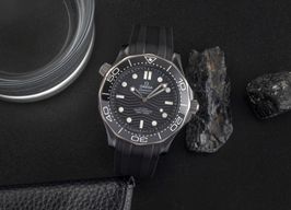 Omega Seamaster Diver 300 M 210.92.44.20.01.001 (Onbekend (willekeurig serienummer)) - Zwart wijzerplaat 44mm Keramiek