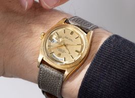 Rolex Day-Date 1807 (1974) - Champagne dial 36 mm Yellow Gold case