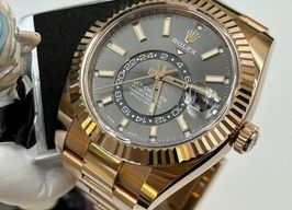 Rolex Sky-Dweller 326235 (2021) - Grey dial 42 mm Rose Gold case