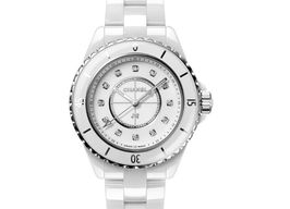 Chanel J12 H5703 (2023) - White dial 33 mm Ceramic case