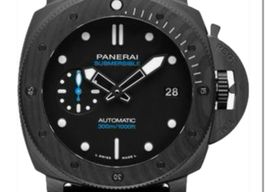 Panerai Luminor Submersible PAM02231 (2024) - Zwart wijzerplaat 42mm Carbon