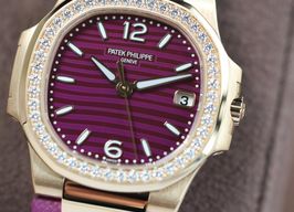 Patek Philippe Nautilus 7010R (2024) - Purple dial 32 mm Rose Gold case