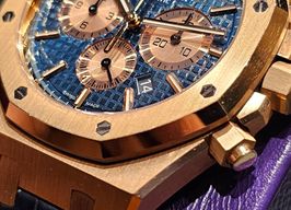 Audemars Piguet Royal Oak Chronograph 26331OR (Unknown (random serial)) - Blue dial 41 mm Rose Gold case