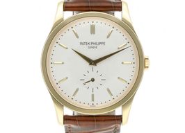 Patek Philippe Calatrava 5196J-001 (2006) - Silver dial 37 mm Yellow Gold case
