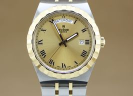 Tudor Royal 28603 (2022) - Champagne wijzerplaat 41mm Staal