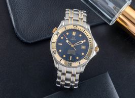Omega Seamaster Diver 300 M 2432.80.00 (1985) - Blue dial 41 mm Steel case