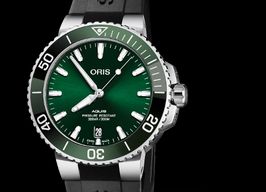 Oris Aquis Date 01 733 7732 4157-07 4 21 64FC (2022) - Green dial 40 mm Steel case